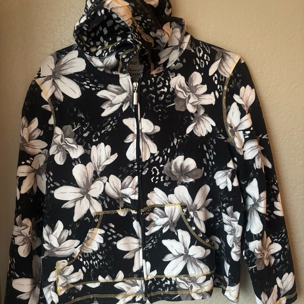 Womens Zippered Hoodie Jacket Size Large Floral Black/Pink/White.